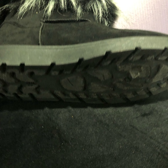 Rouge Helium Black with Black and Gray Faux Fur Ankle Boots/Booties size 10 - Picture 8 of 10